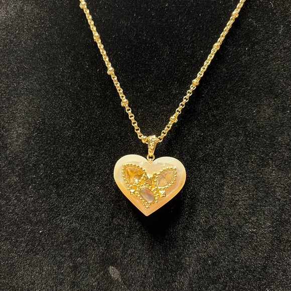 Kendra Scott Gold Heart Pendant Necklace In gift box - Picture 5 of 9